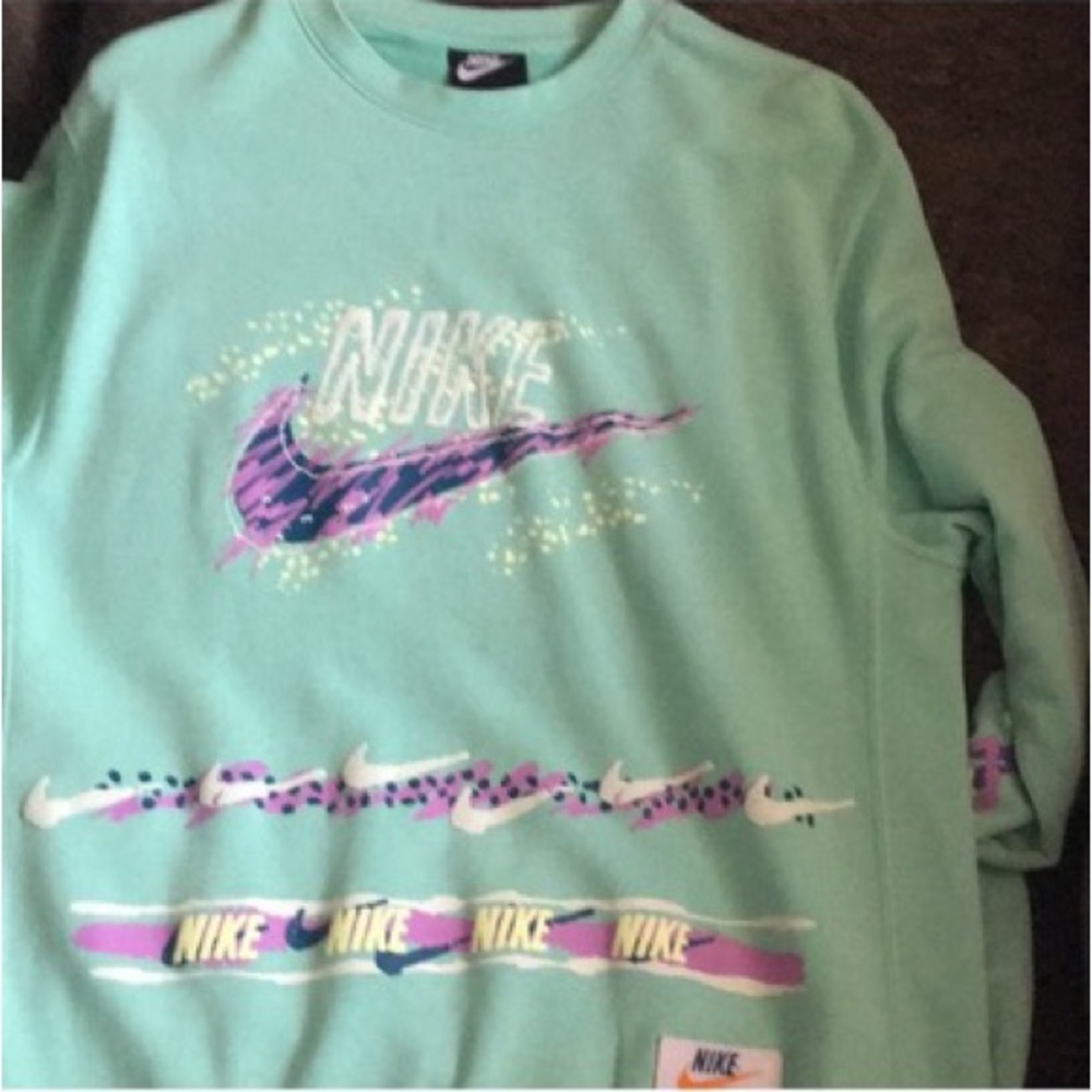 Nike crew